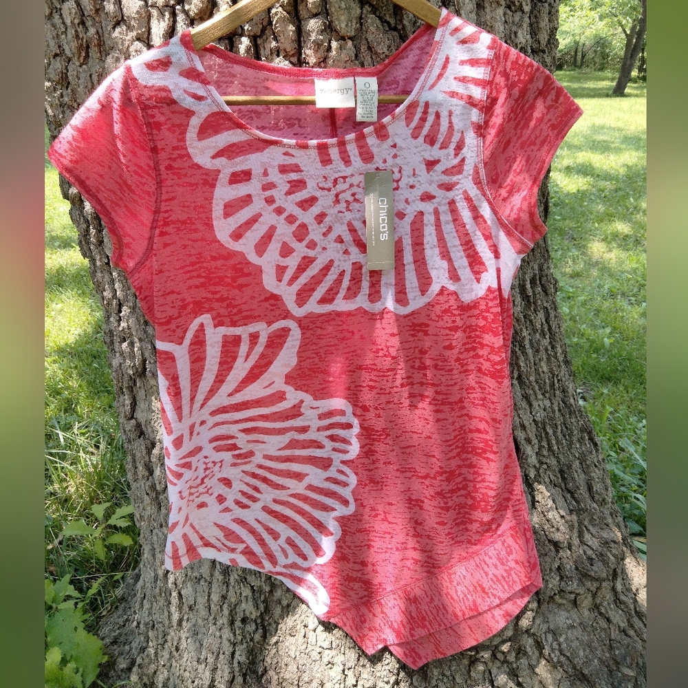 ⬇️Price Drop!⬇️ NWT Zenergy by Chico's Blouse in size 0